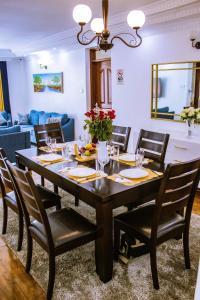 Spacious 3 Bedroom Westlands Haven Powerbackup Fast WiFi