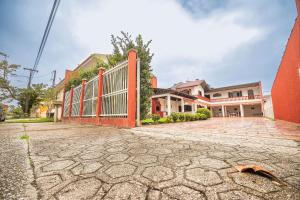Casa com piscina para grupos em Shangri-lá