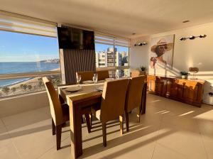 Beachfront Apartment - Home Office Views & Parking