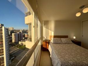Beachfront Apartment - Home Office Views & Parking