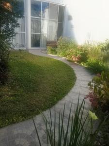 RAIZ DEL CIELO, entre 2 jardines de ensueño