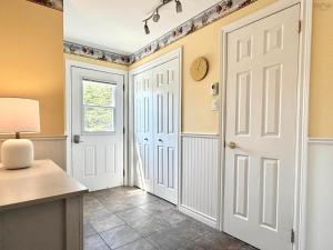 Ocean Surf Cottage at Summerville Beach