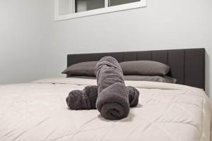Bright & Cozy 1BR | Your Home Away From Home