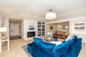 Spacious Home Minutes From Everything - sleeps 10