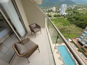 Apartamento Con Balcón y Vista a La Piscina