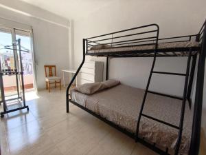 Apartamento junto a la playa de la Malvarrosa en Valencia, hasta 5 huespedes