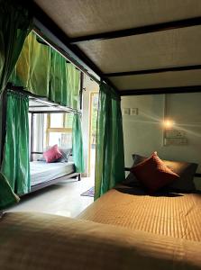 Roaming Souls Hostel Munnar