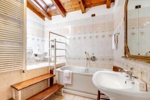 Casa Del Profeta - Mountain View Balcony - Happy Rentals