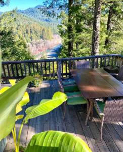 Avenue of the Giants River View Home (#1)