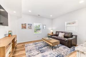 500ft to Beach with Ocean Views, Hot Tub & Bikes