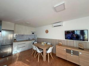 Comfortable House in Antigua with Shared Pool