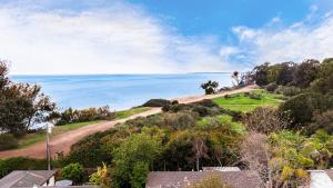 The Rose Mar Four Bedroom Villa By the Sea