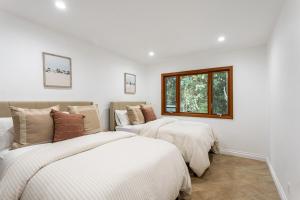 The Rose Mar Four Bedroom Villa By the Sea