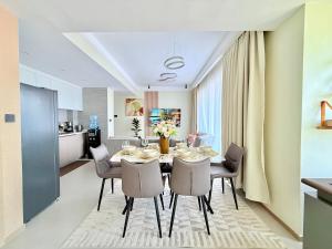 2 bedroom duplex Westlands, rooftop heated pool, gym