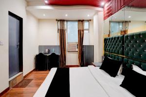 Hotel O Crown Continental