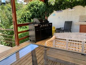 Casa con piscina, quincho, terraza y 5 habitaciones