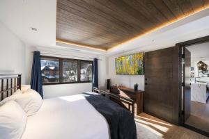 Village Retreat with Sweeping Mountain Views