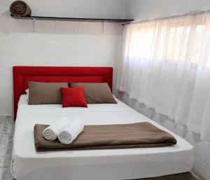 Habitación cama matrimonial seguro y comodo