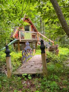 Le Rez de Jardin au bord de leau à Magog - piscine - spa - 3 chambres