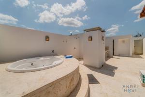 Coastal Oasis W Spa Tub Near Beach & 5Th Ave