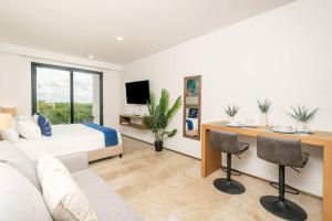 Rooftop Pool Studio Steps To Coco Beach