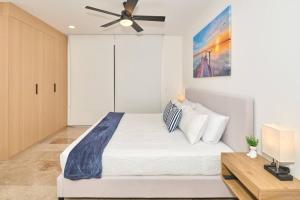 Coastal Studio W Rooftop Pool, Gym Near Beach