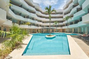 Centric 2Br, 2Pools, Near Beach & 5Th Ave