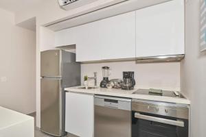 Centric 2Br, 2Pools, Near Beach & 5Th Ave