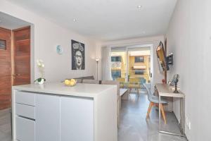 Centric 2Br, 2Pools, Near Beach & 5Th Ave
