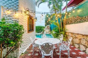 6Br Villa W Pool, Bbq & Backyard