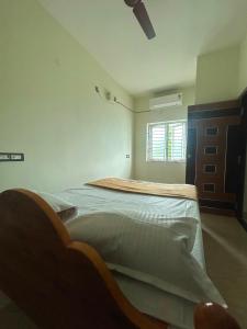 Sivaalay Service Apartment Maduravoyal