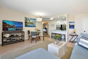 Remodeled OceanFront 2BR AC Pool - Kaanapali Shores 404