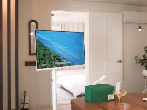 Table&Rest--Spacious 2F, No Hills, Local Vibe, Easy Transit