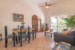 Mamitas Beach 5th Avenue Apartment
