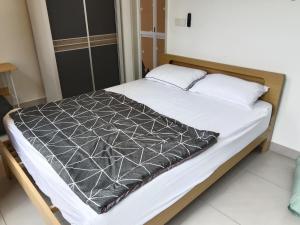 168 Mall Selayang 2 BR with Totoro theme Free Wifi & Netflix