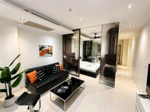 Modus Pattaya Beachfront Apartment