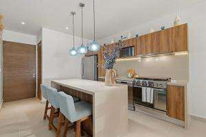Akumal Aqua Two Bedroom Ocean View with Hot Tub 2 Min Walk To Beach