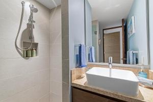 Akumal Aqua Two Bedroom Ocean View with Hot Tub 2 Min Walk To Beach