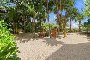 Akumal Aqua Two Bedroom Ocean View with Hot Tub 2 Min Walk To Beach