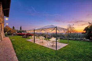 Apartment with Outdoor Dining - Happy Rentals