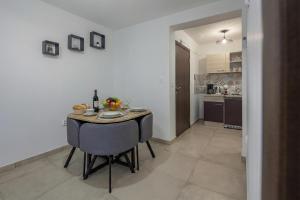 Harmony House Vito With Lovely Terrace - Happy Rentals