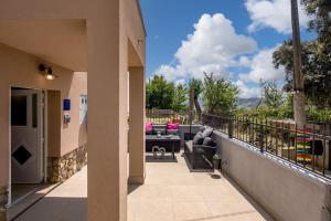 Harmony House Vito With Lovely Terrace - Happy Rentals