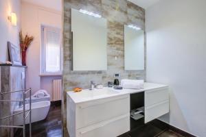 Asia Apartment: 2BR in Laveno Center - Happy Rentals