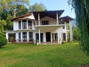 Lavendra Garden