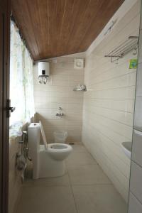 SHOLA Holiday Home with Uyillatti Waterfalls View