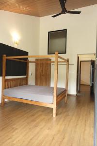 SHOLA Holiday Home with Uyillatti Waterfalls View