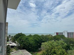 Finn room Top floor seaview & The BluX condo