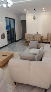 Executive two bedroom apartment which features swimming pool,gym and amazing scenic views