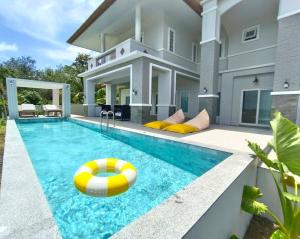 Panoramic Sunset View Private Pool Villa, Maikhao beach