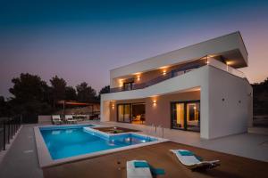 Villa Golden Ananas, 45 m2 headet pool, seaview